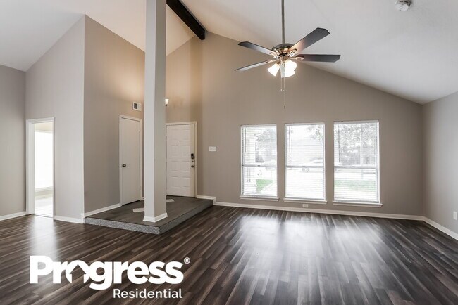 Building Photo - 8518 Old Brook Dr