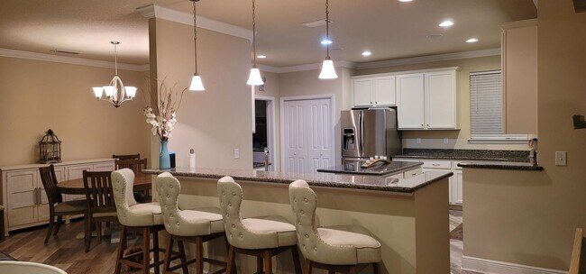 Foto del edificio - Lovely 3 Bedroom Home in Driftwood Estates!