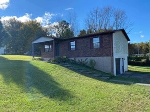 Building Photo - 323 Valley View Dr