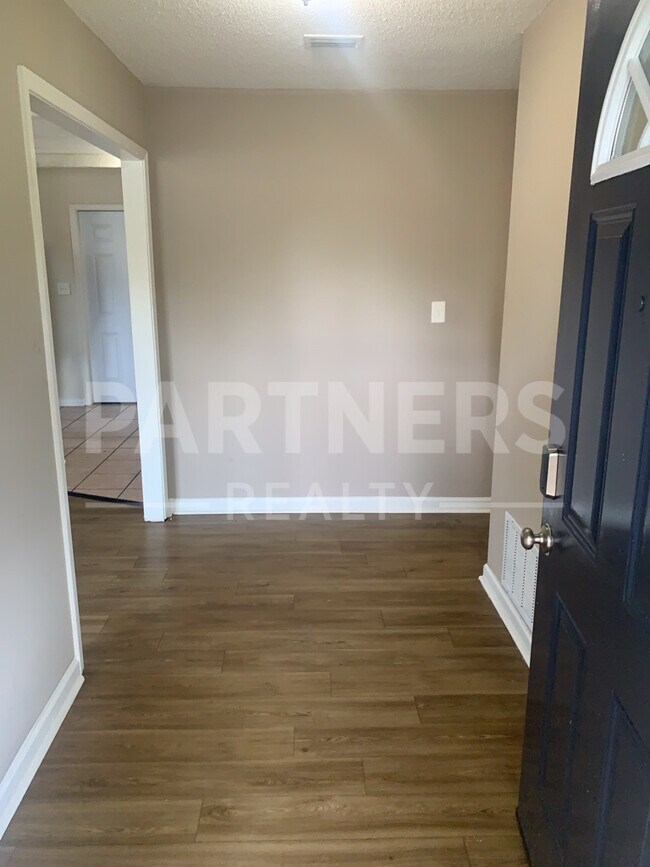 Foto del edificio - 4536 Wake Forest Dr