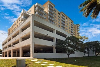 Building Photo - 1625 Kennedy 1205G