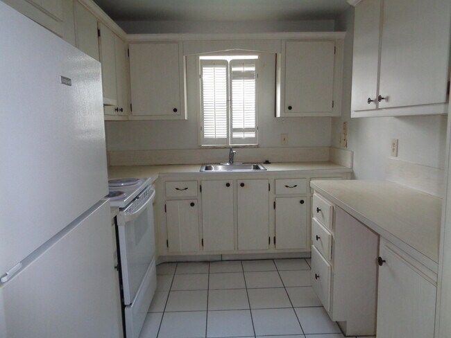 Foto del edificio - 506 Davis Rd