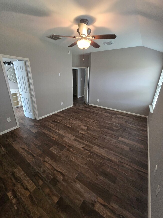 Building Photo - 15931 Breanna Ln