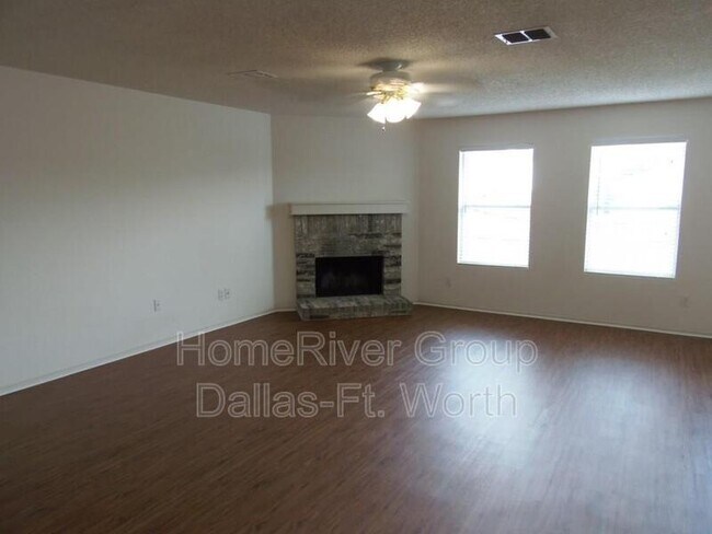 Building Photo - 1438 Stewart Dr