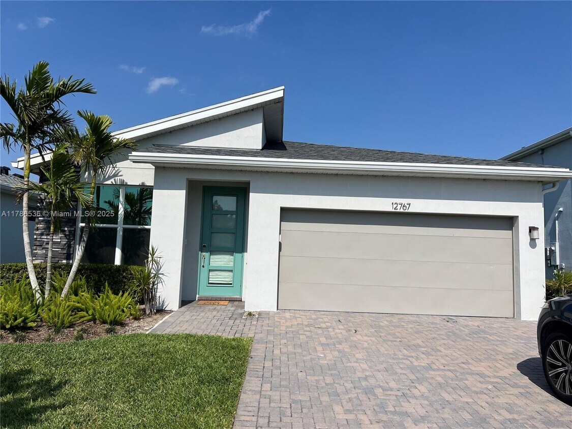 Foto principal - 12767 SW Phoenix Dr