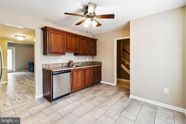 Building Photo - 1408 Foxwood Court