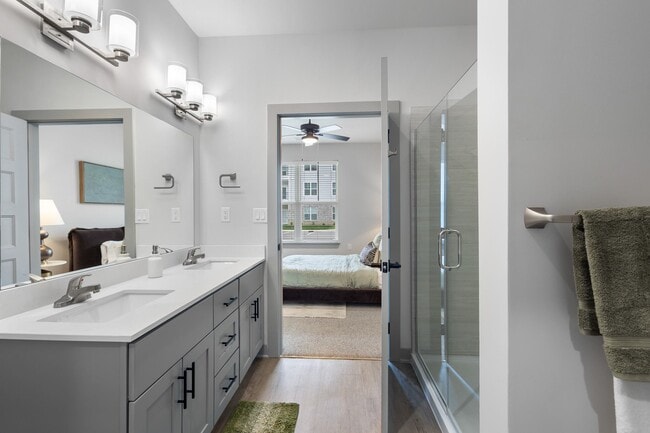 Building Photo - The Warren Apartments