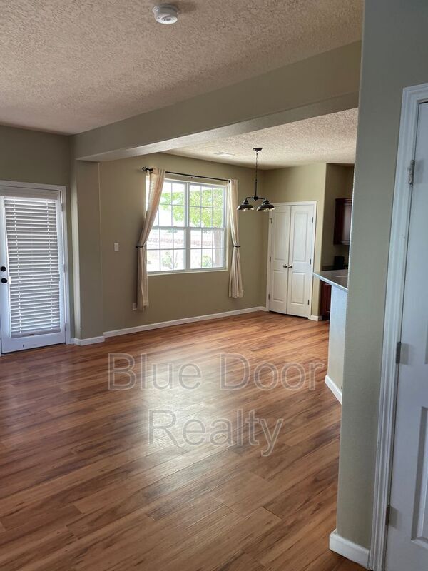 Building Photo - 3848 Buckskin Loop NE