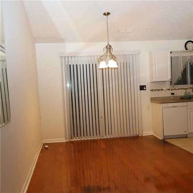 Building Photo - 2995 Meadow Wood Ct NW