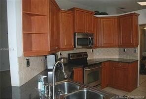 Foto del edificio - 428 Lakeside Cir