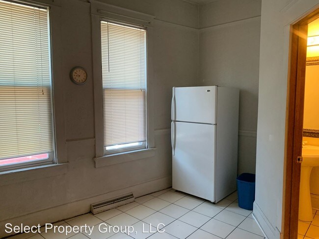 Building Photo - 2 br, 1 bath Apartment - 1702 N. Pulaski