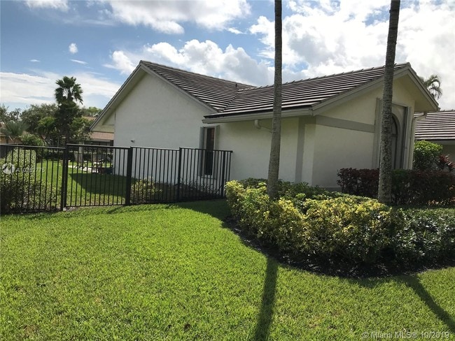 Building Photo - 1612 Eastlake Way