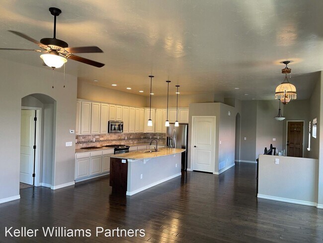 Building Photo - 4 br, 3 bath House - 13898 Paradise Villas...