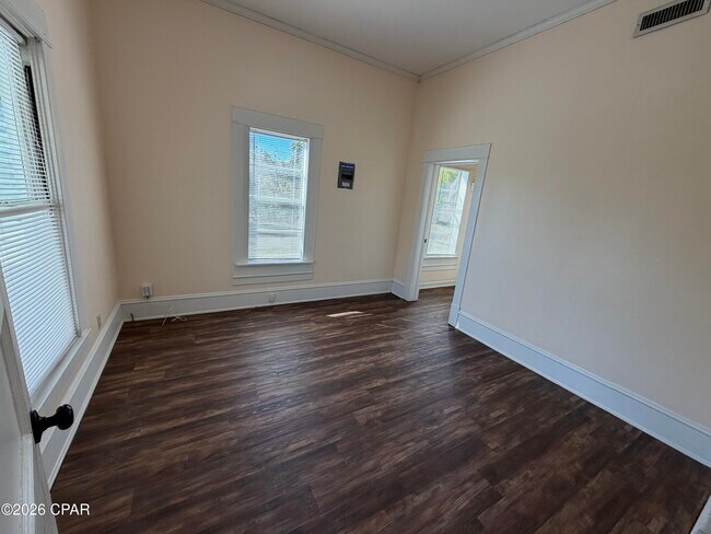 Foto del edificio - 1002 Indiana Ave