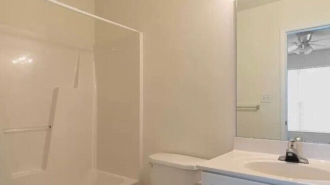 Foto del edificio - 136 Blue Crest Ln