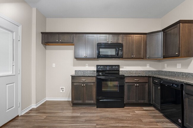 Building Photo - 807 Hamilton Pk Dr