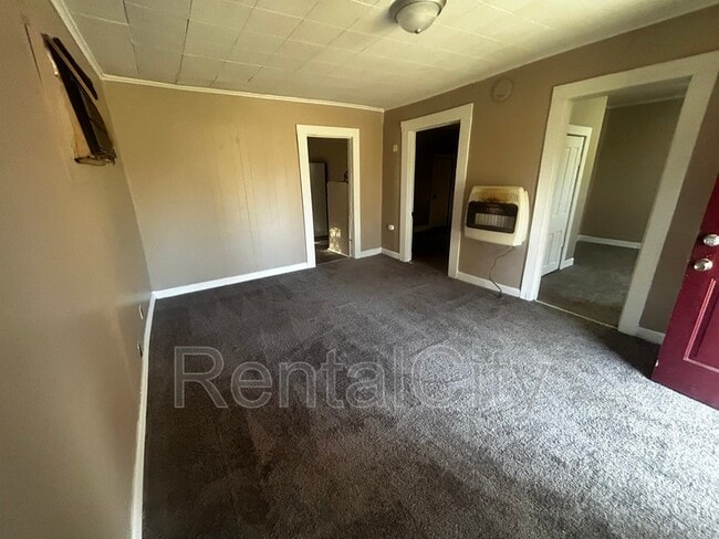 Building Photo - 113 Barham St