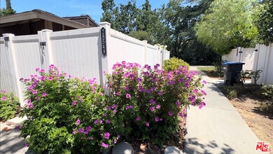 Building Photo - 28549 Conejo View Dr