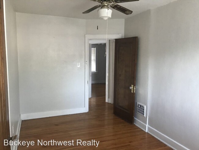 Building Photo - 3 br, 1 bath House - 2042 Southmoor Dr