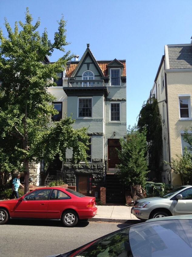 Front view - 1305 22nd St NW