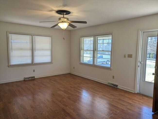 Foto del edificio - New listing in Mooresville!