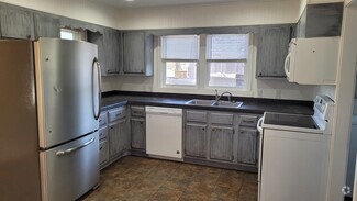 Building Photo - 2027 2nd Ave