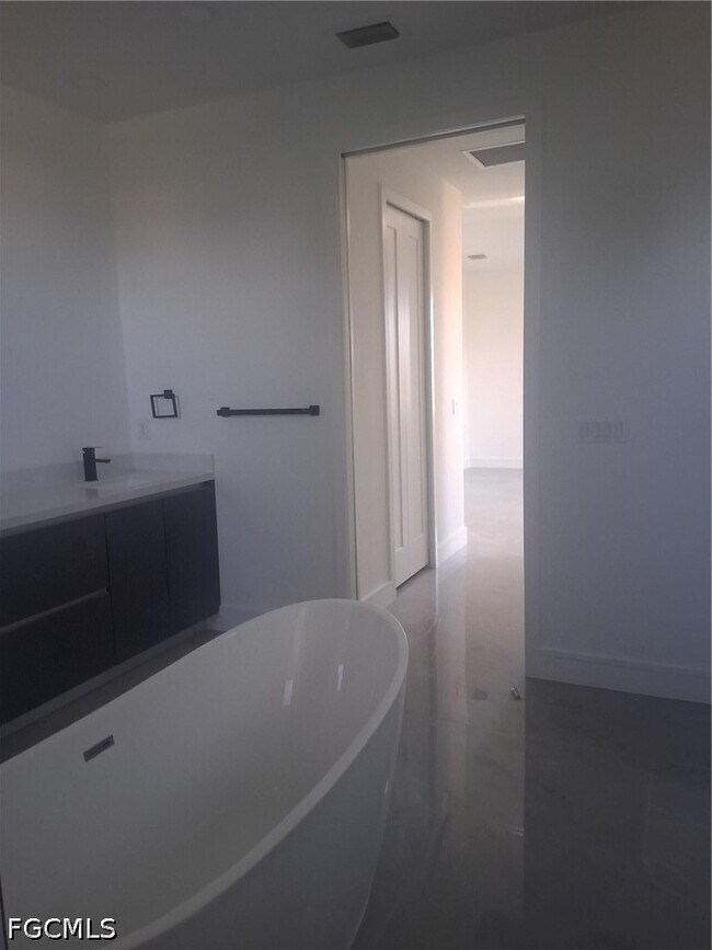 Foto del edificio - 3812 NW 38th St