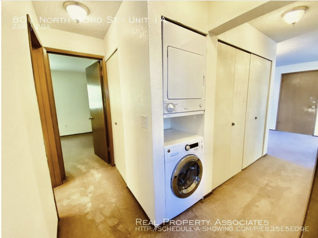 Foto del edificio - 801 N 43rd St