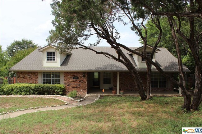 Building Photo - 1403 Tanglewood Dr