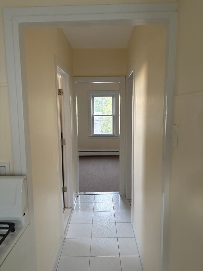 Foto del edificio - 300 Brown Ave