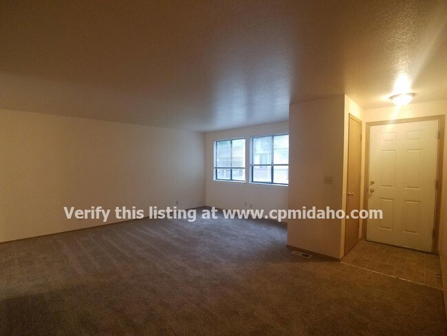 Building Photo - 3213 W Rose Hill St