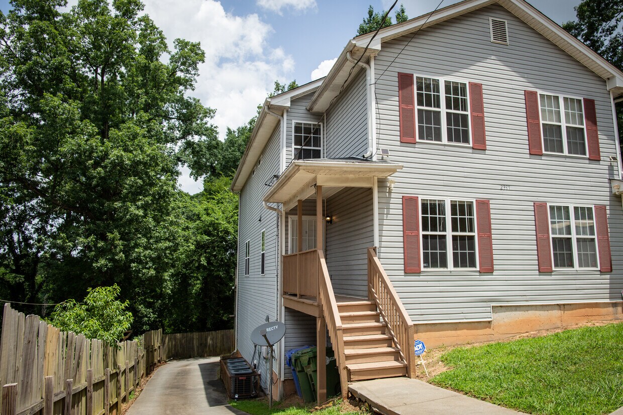 Primary Photo - 2391 Perry Blvd NW