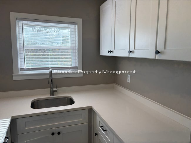 Building Photo - *65 W Cole Street