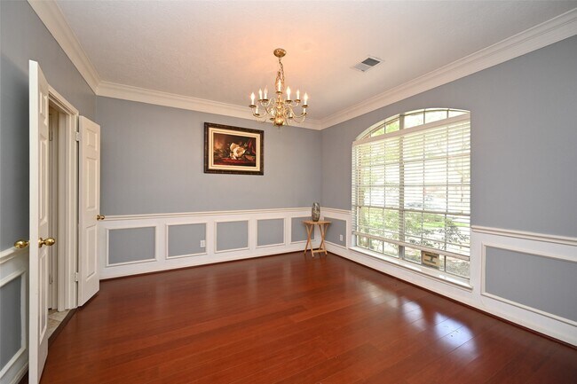 Foto del edificio - 6419 Sutter Park Ln