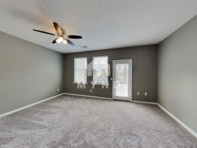 Building Photo - 2 br, 2.5 bath Townhome - 1935 Bayrose Cir