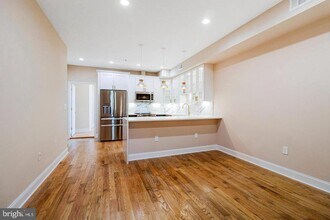 Building Photo - 1609 17th St SE