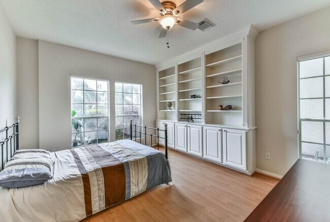 Foto del edificio - 7146 Windwater Pkwy N