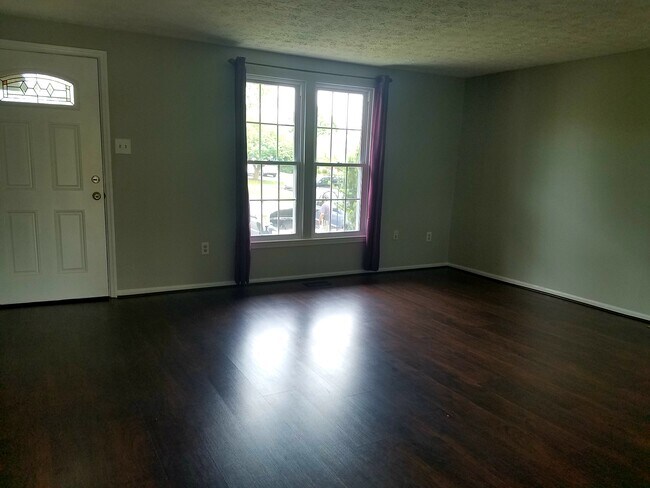 sala de estar - 358 Delmar Ct