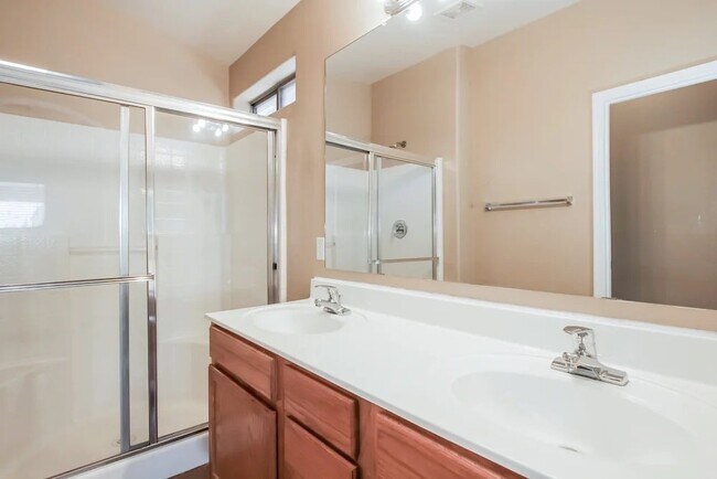 Foto del edificio - 1627 W Minton St