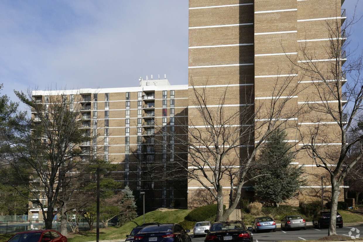 Building Photo - Idylwood Towers