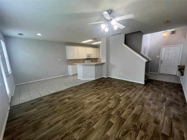 Building Photo - 8904 Elm Drake Ln