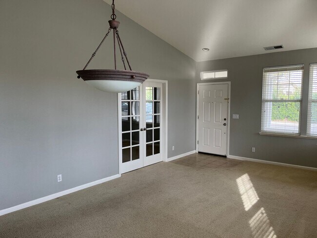 Building Photo - Beautiful Large Home in Wildhorse