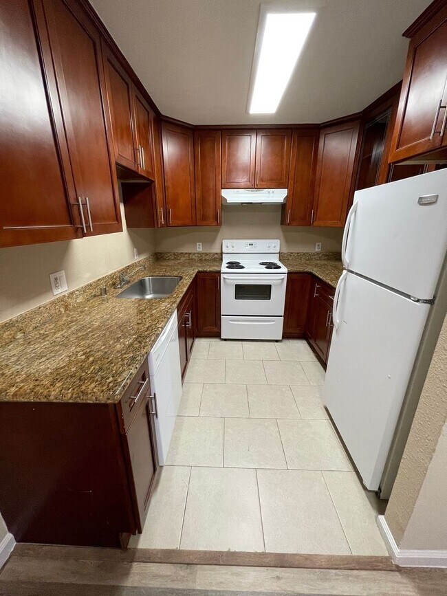 Foto del edificio - 2375 Tripp Dr