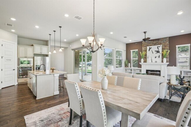 Foto del edificio - 124 Dreaming Plum Ln