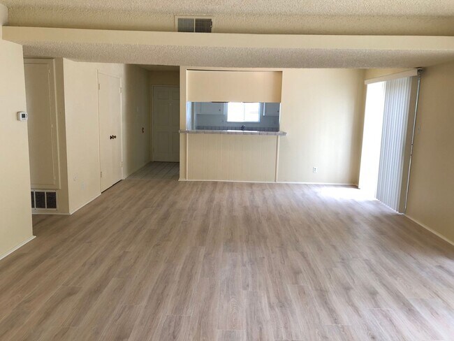 Foto del edificio - 947-949 Sand Ct