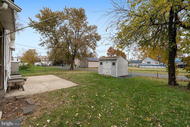 Building Photo - 1903 Wills Rd