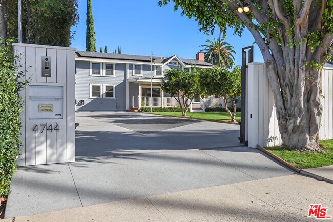 Foto del edificio - 4744 Haskell Ave