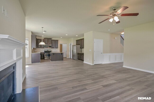 Building Photo - 813 Golden Isles Dr
