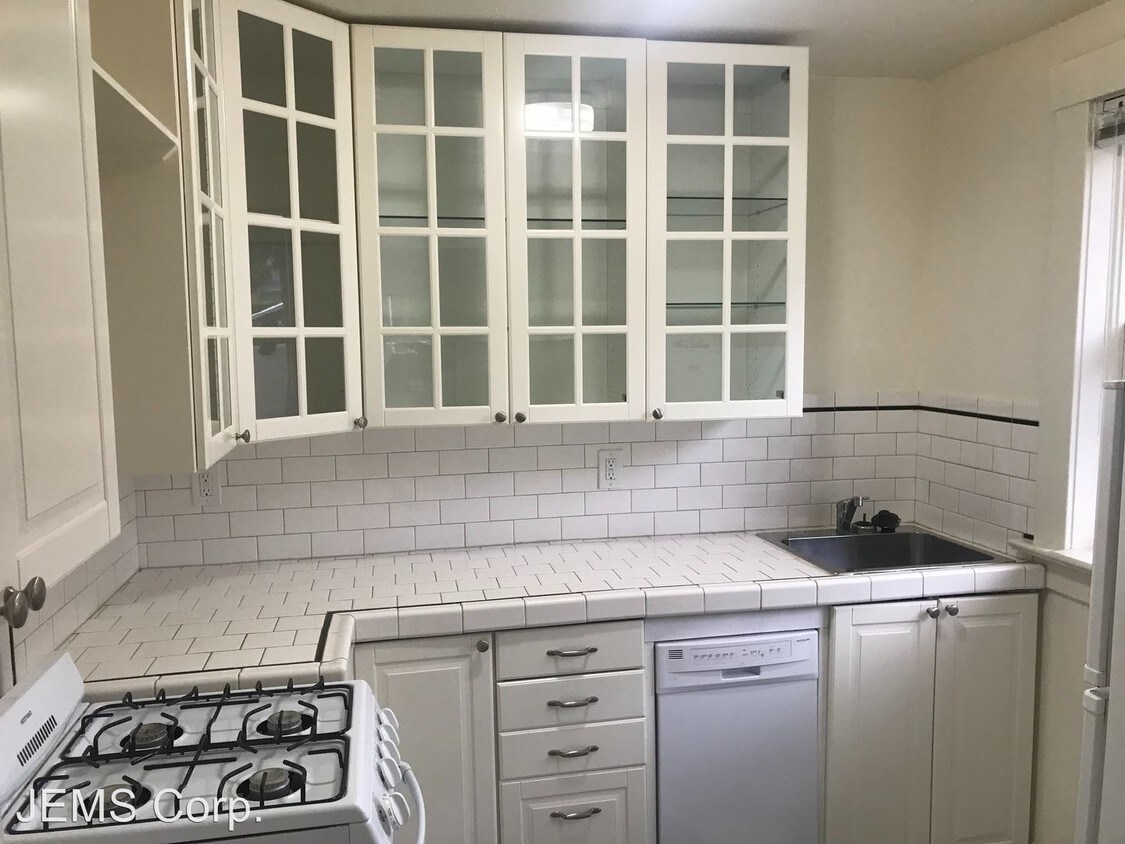 Foto principal - 931 NW 20th Ave