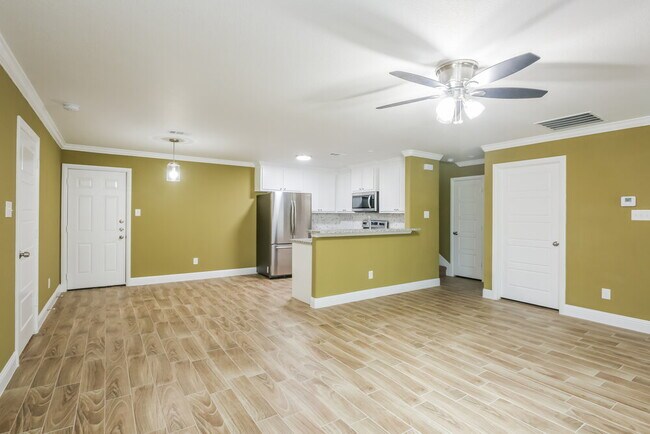 Foto del edificio - 10540 Wild Oak Dr